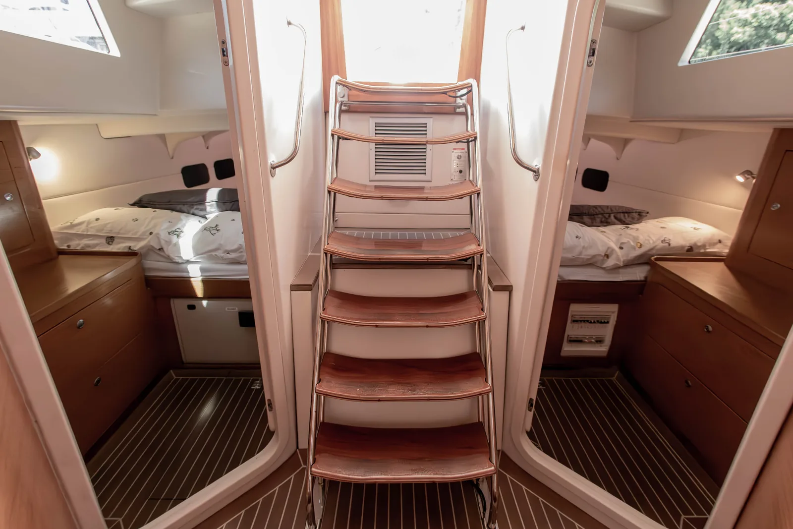 Sir Thomas Sopwith aft guest cabins with double berths either side of the companionway stairs